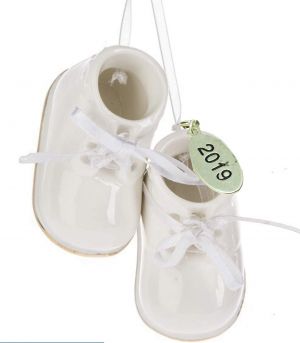 נעליים לבנות חגיגיות לתינוקת מתאים כמתנה